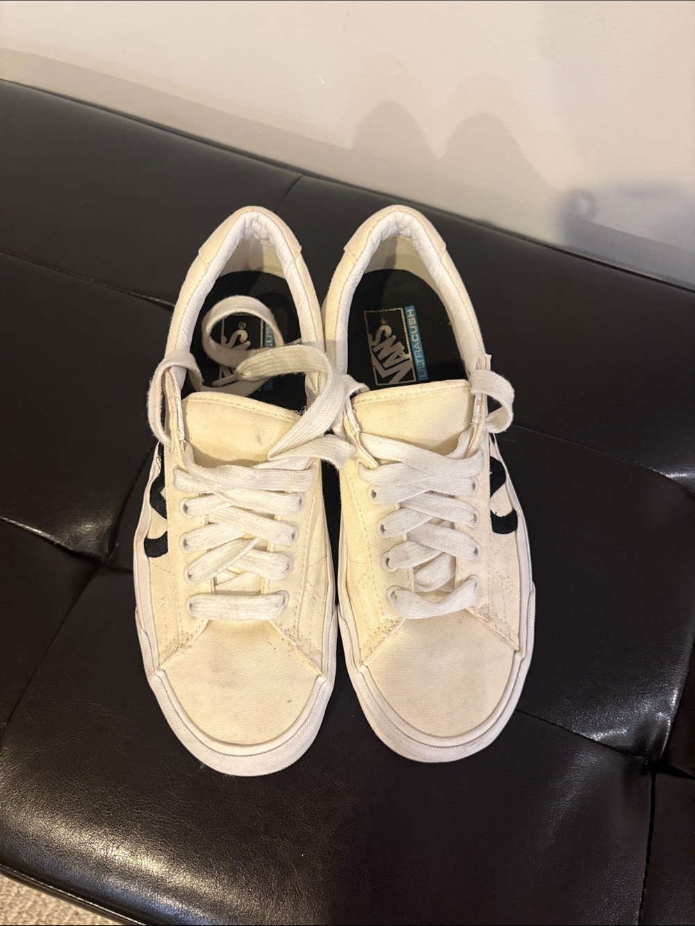 Vans Cream Canvas Low-Top Sneakers with Black Sidestripe 8.5 mens 10 woman’s